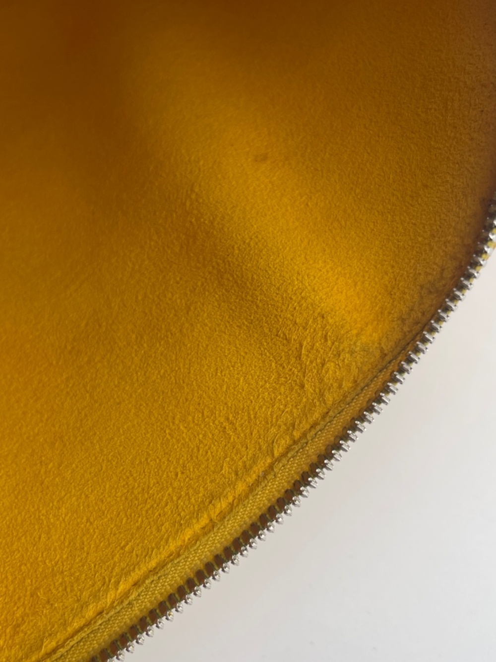 Louis Vuitton Alma Epi Leather - Picture 13 of 14